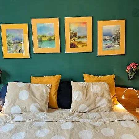 Apartment Yellow Story - Free Netflix Bucharest