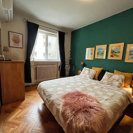 Yellow Story - Free Netflix Apartment *