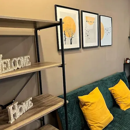 Apartment Yellow Story - Free Netflix