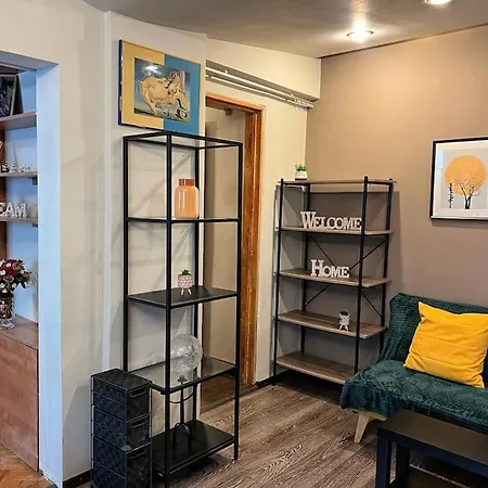 Yellow Story - Free Netflix Apartment Bucharest