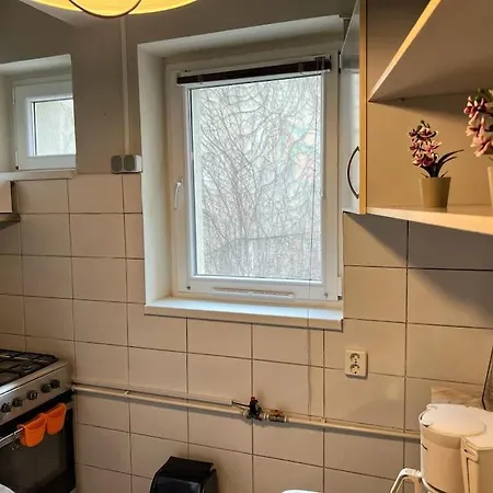 Apartment Yellow Story - Free Netflix